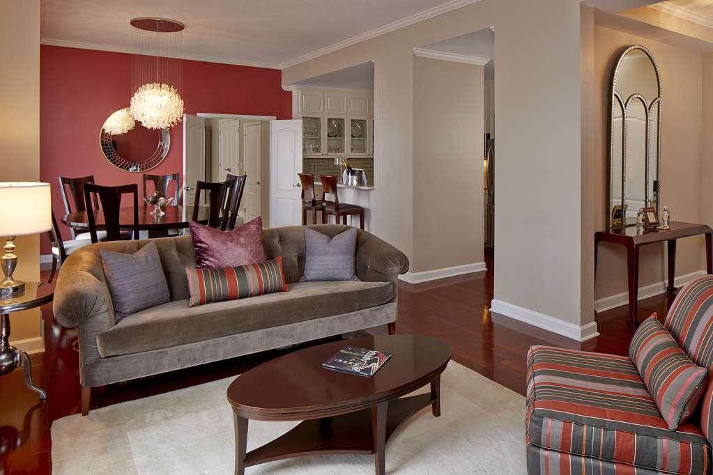 The Georgian Terrace Hotel Atlanta Room photo